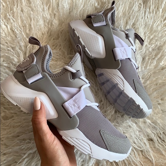 NWT Nike Huarache City - Picture 3 of 7